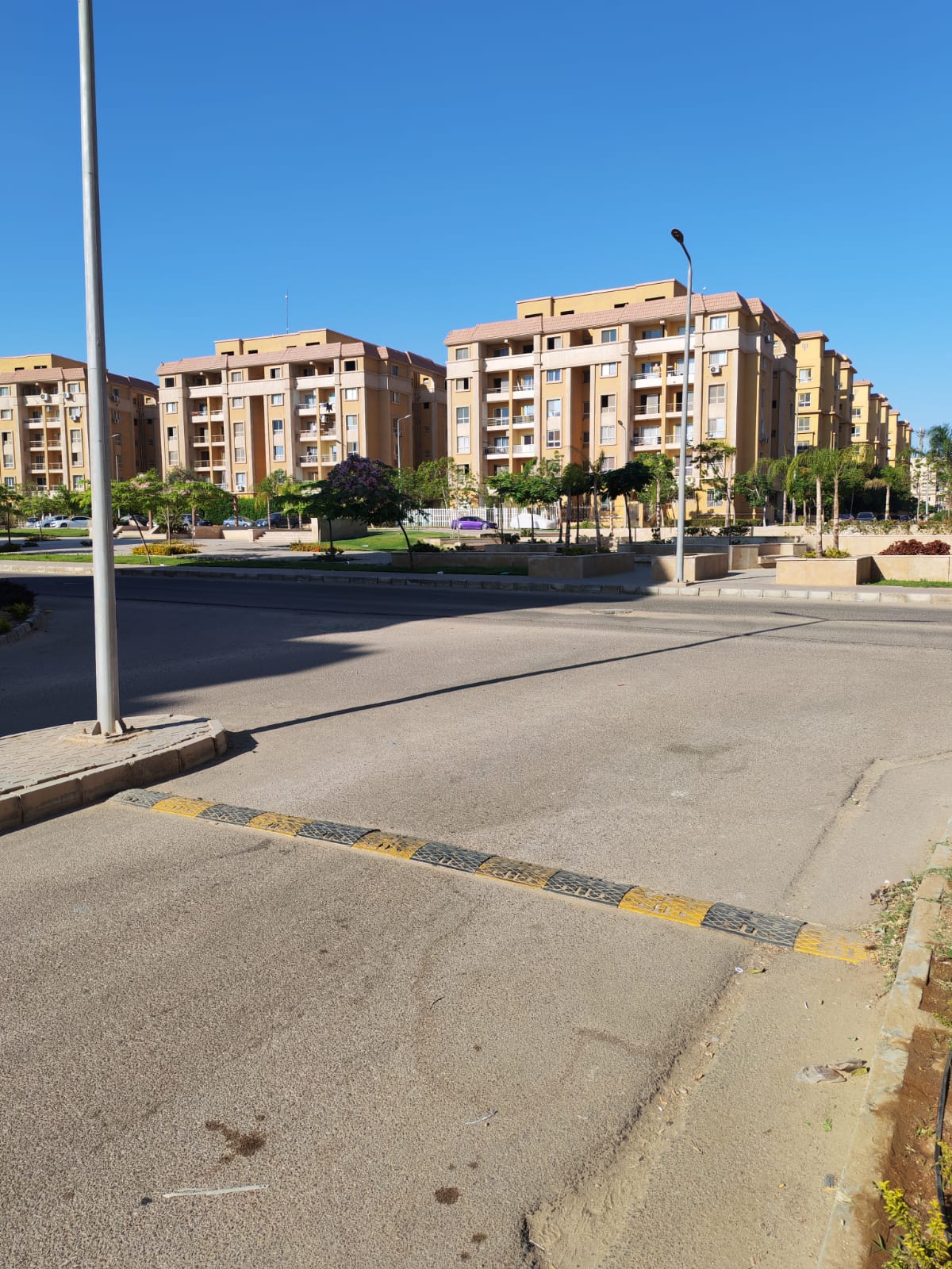 شقة للإيجار بموقع مميز وإطلالة ساحرة على البحيرات
